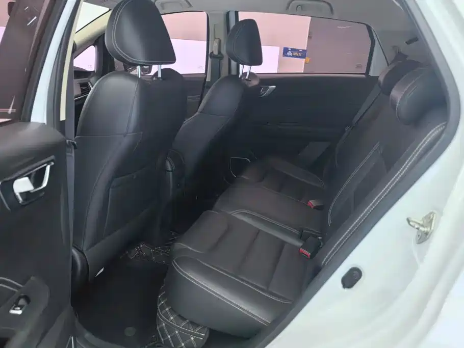 Geely Vision X3 — миниатюра 11