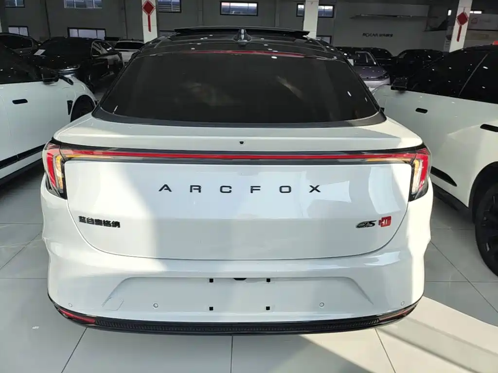 ARCFOX Alpha S — миниатюра 6