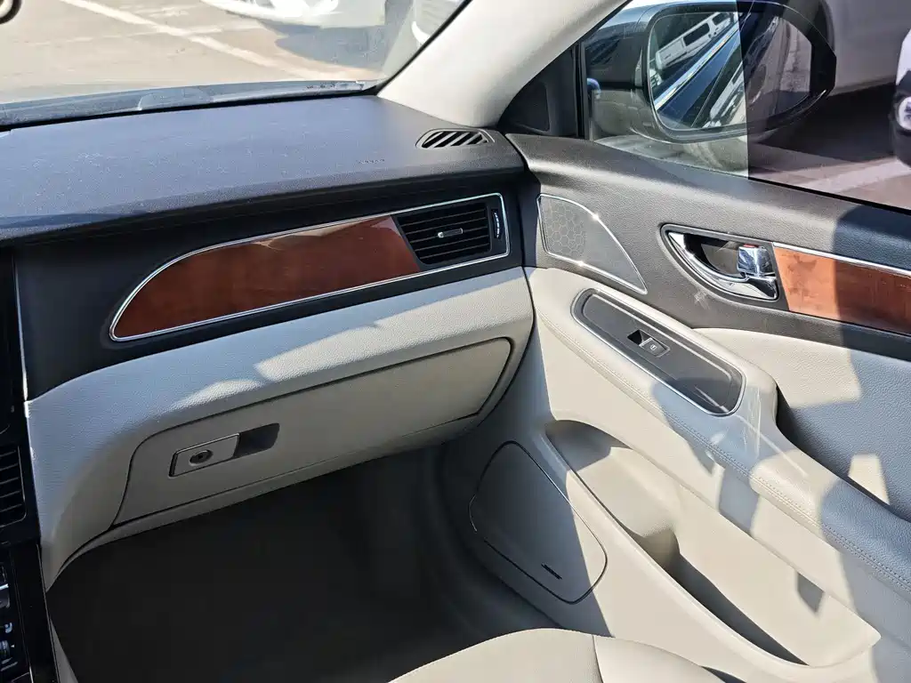 Hongqi Hongqi H7 — миниатюра 13