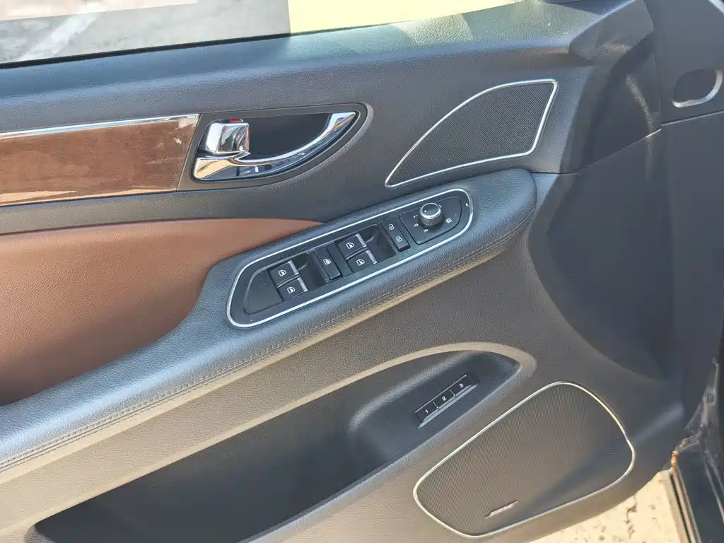 Hongqi Hongqi H7 — миниатюра 11