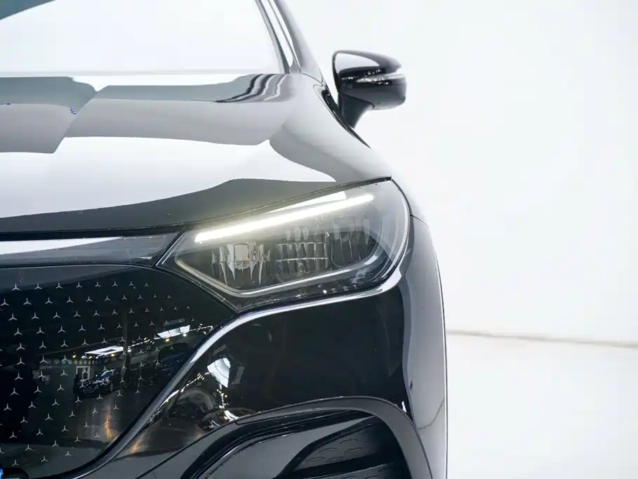Mercedes-Benz EQE SUV — миниатюра 13
