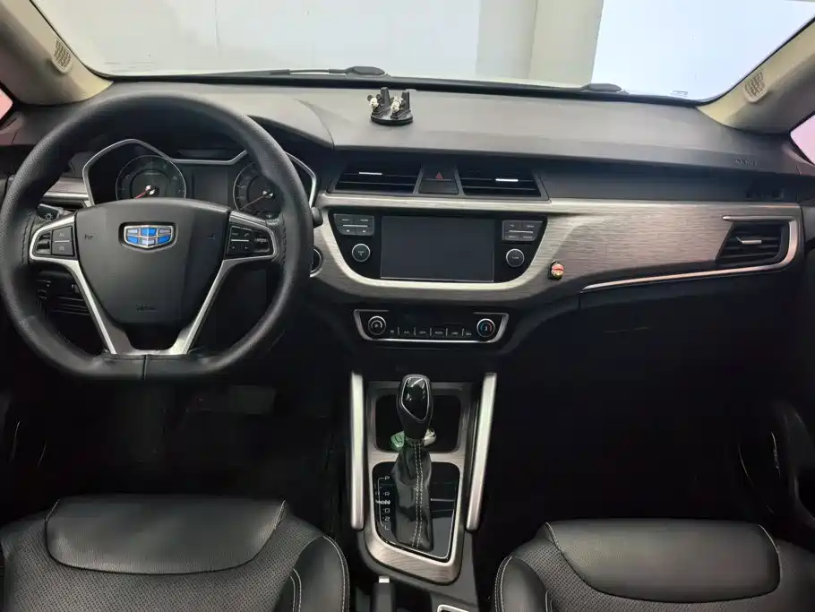 Geely Vision X3 — миниатюра 12