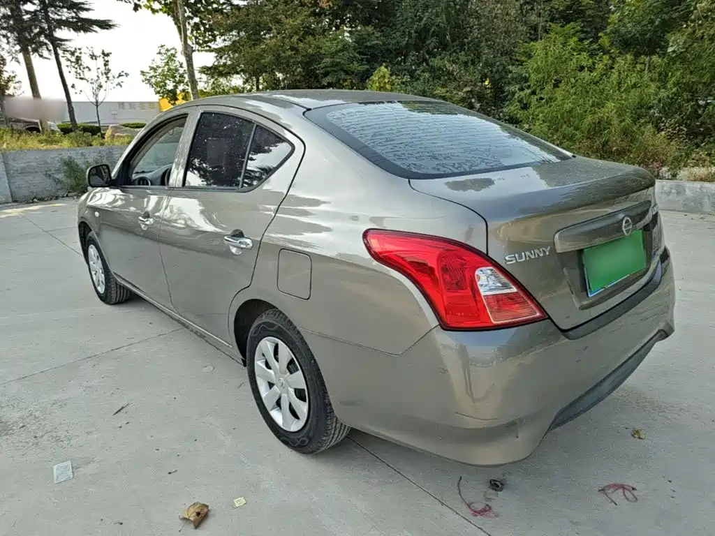 Nissan Sunny — миниатюра 5