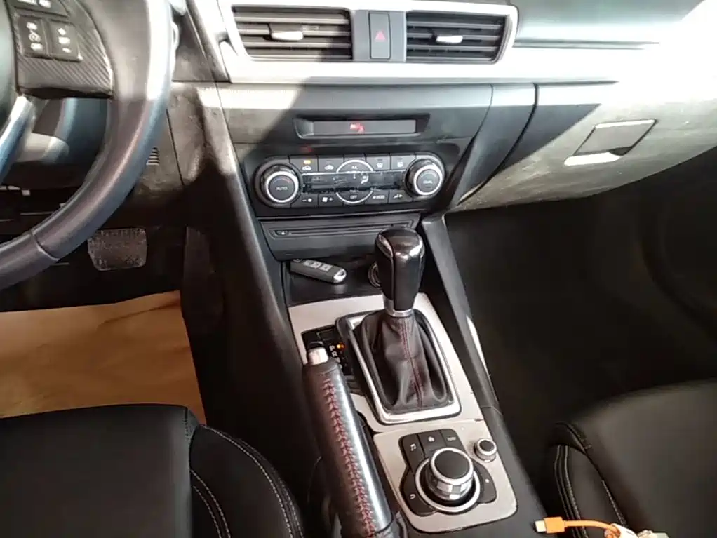 Mazda 3 Axela — миниатюра 14