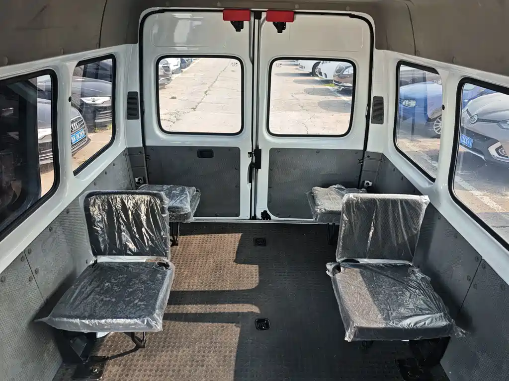 JMC Tesla — миниатюра 12