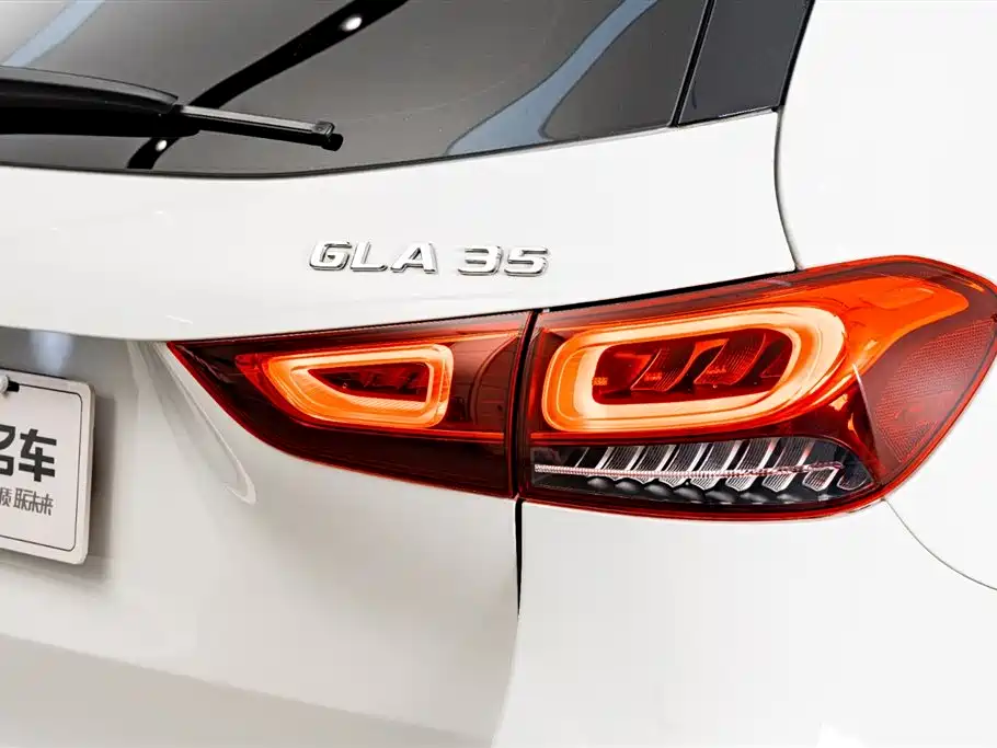 MERCEDES-BENZ GLA AMG