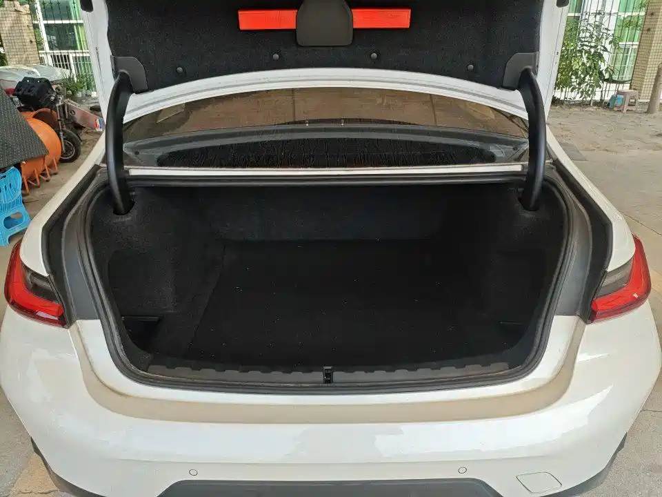 BMW 3 Series — миниатюра 11