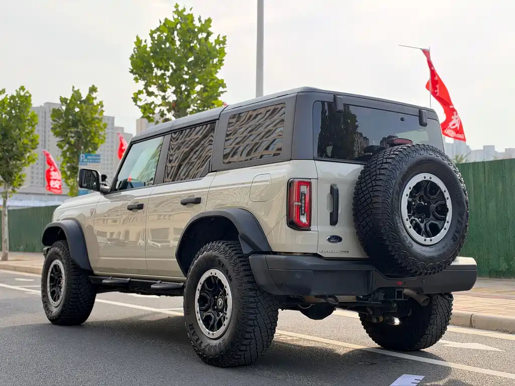 Ford Bronco — миниатюра 6