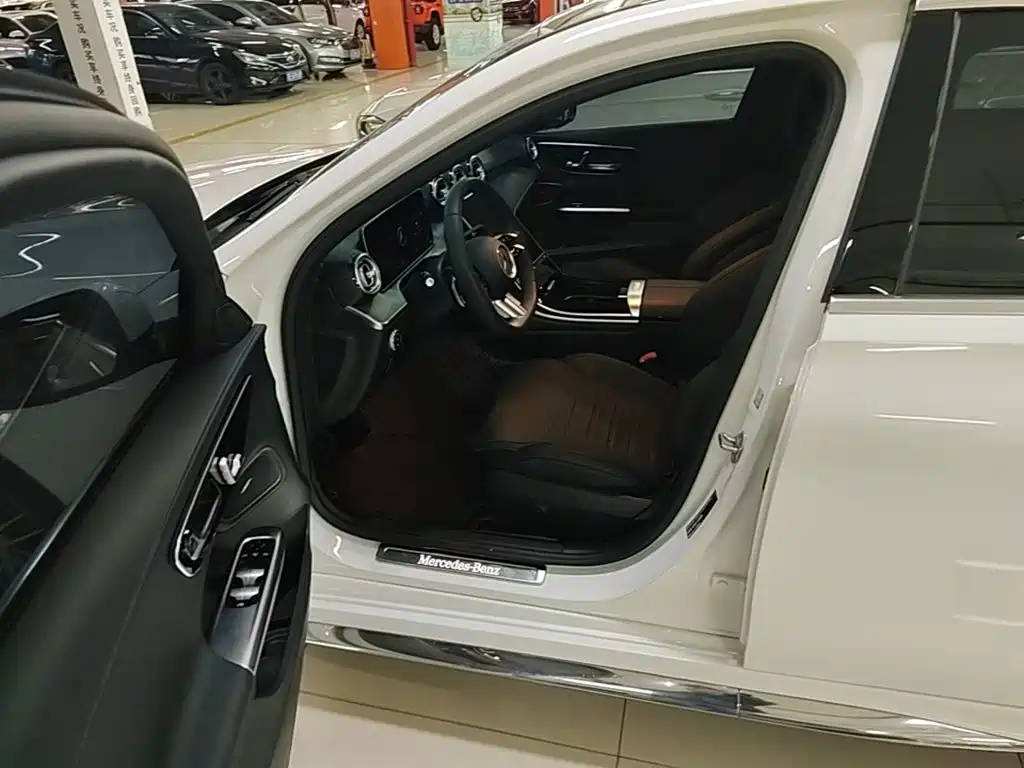 Mercedes-Benz C-Class — миниатюра 15