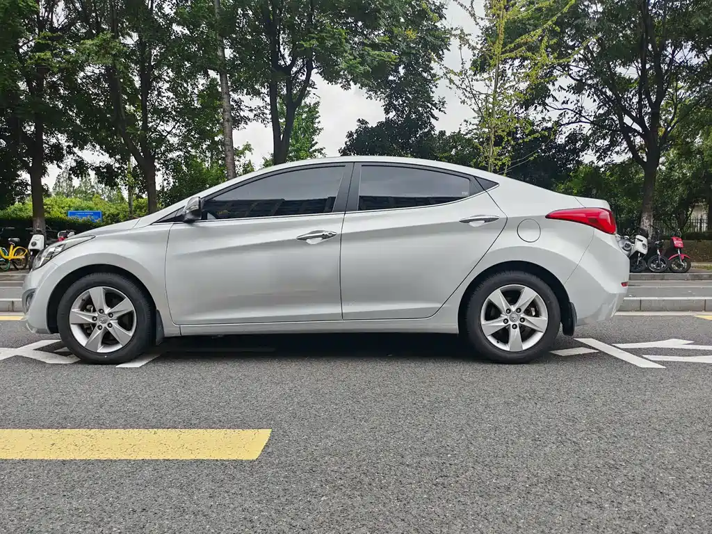 Hyundai Elantra Langdong — миниатюра 14