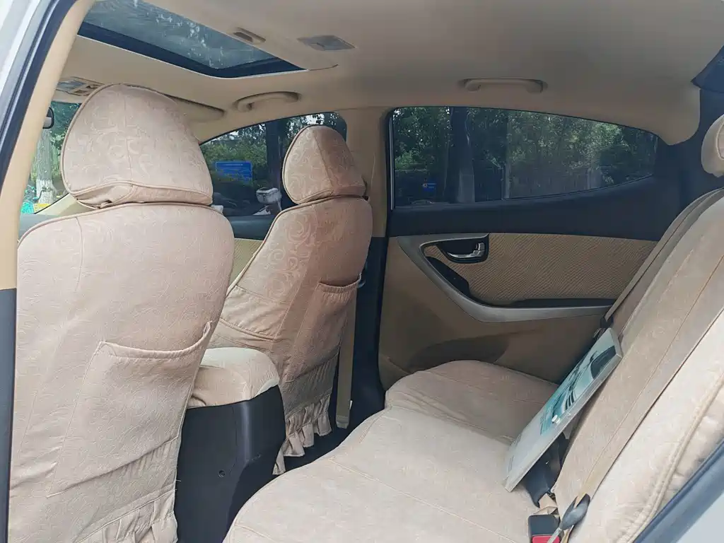 Hyundai Elantra Langdong — миниатюра 18
