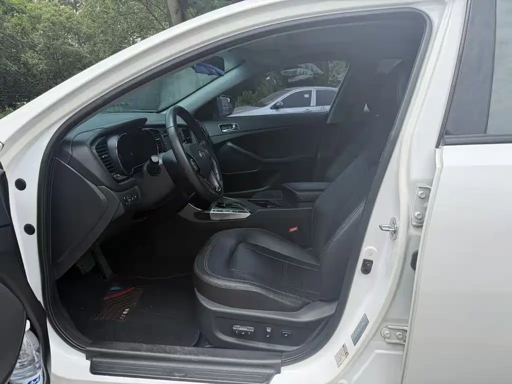 Kia K5 2012 2.0L AT GLS