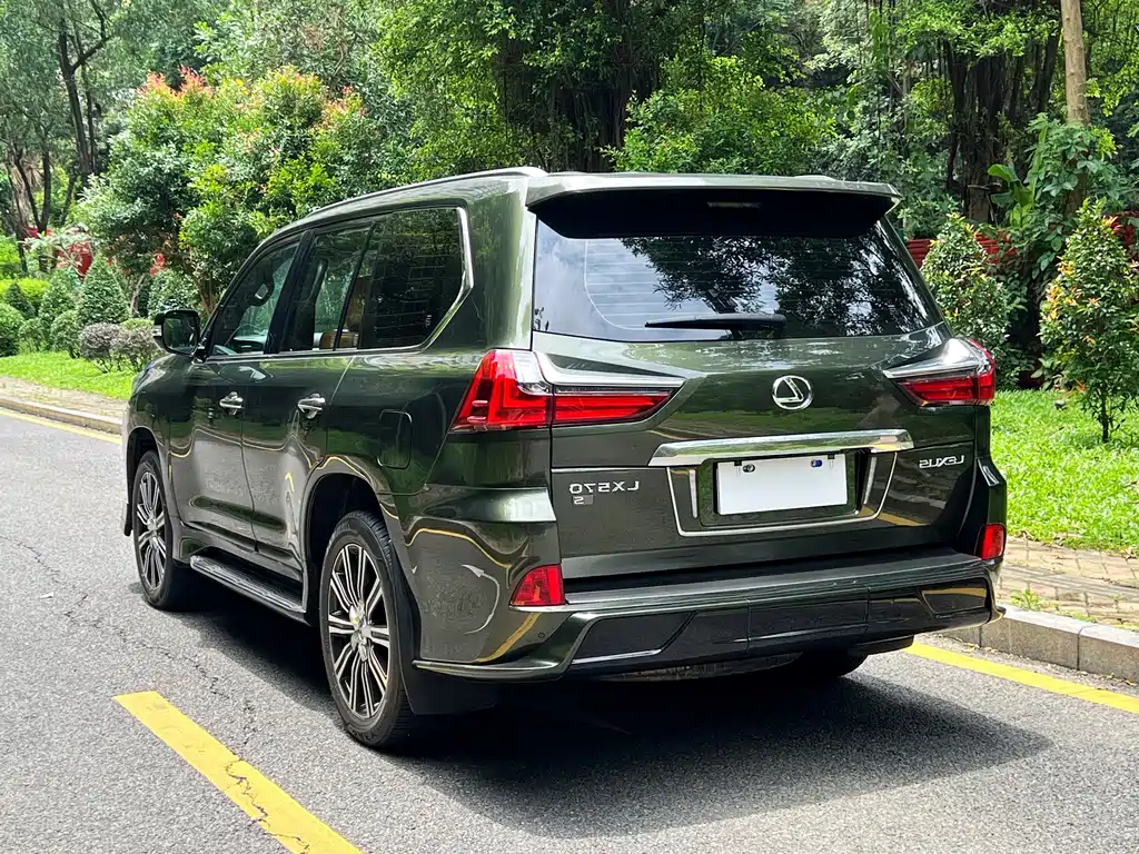 Lexus LX — миниатюра 17