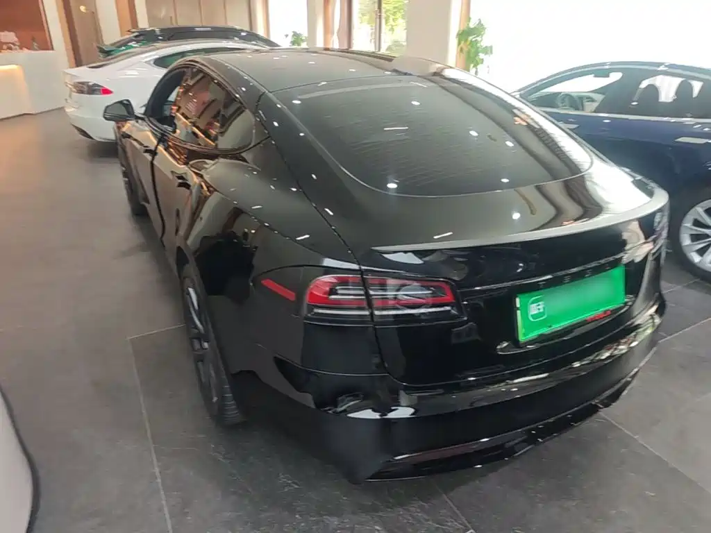 Tesla Model S — миниатюра 23