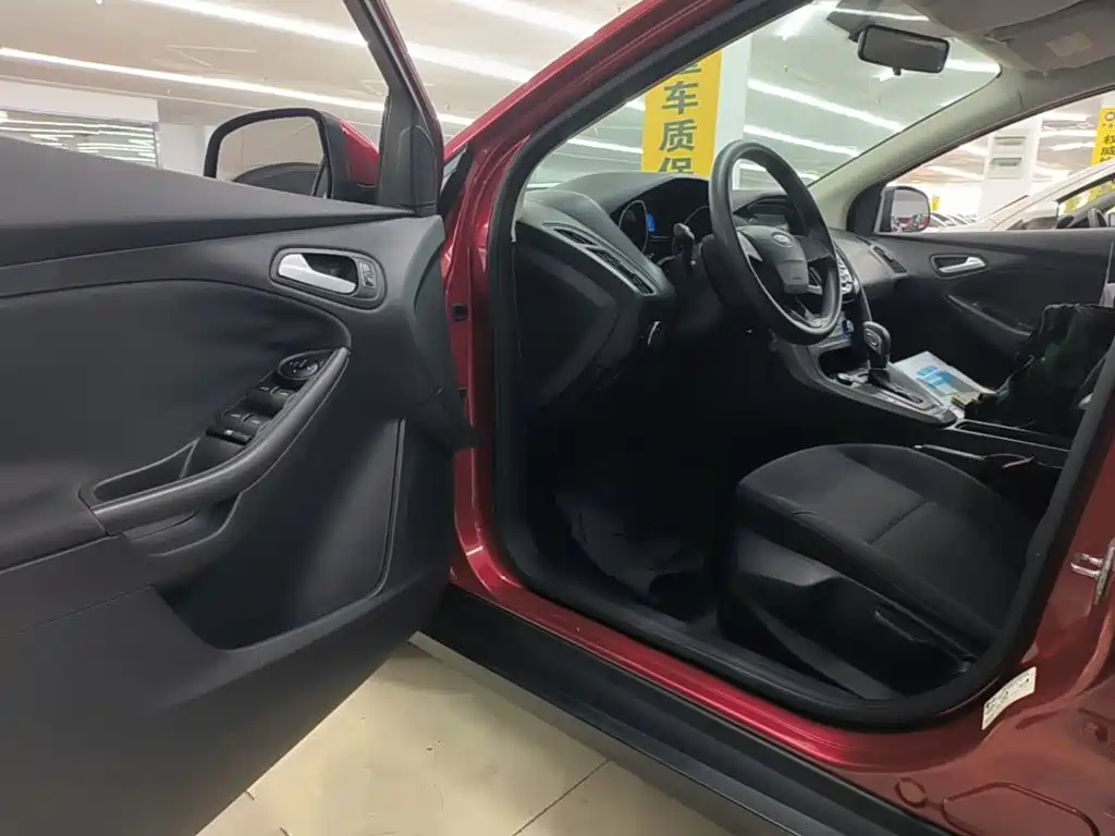 Ford Focus — миниатюра 16