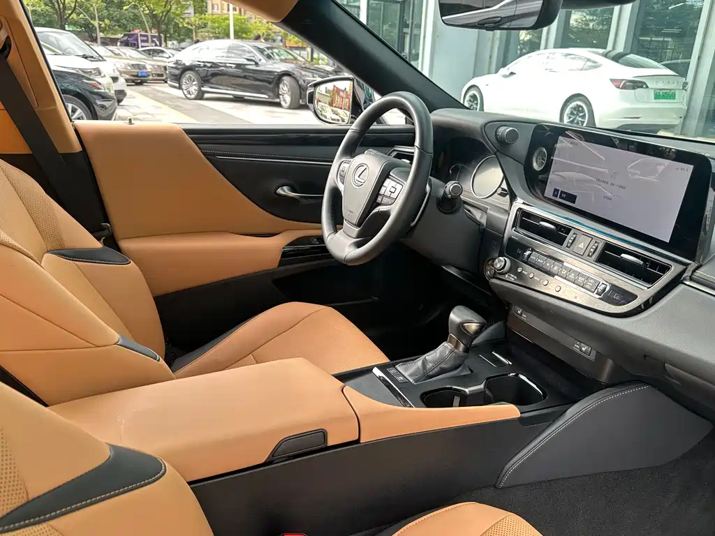 Lexus ES — миниатюра 20