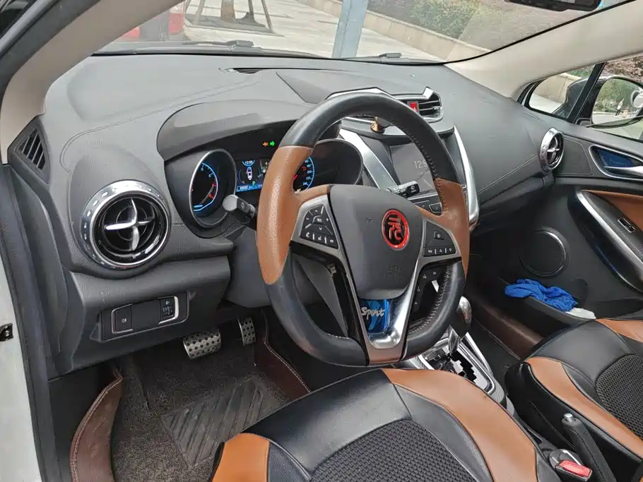 BYD Yuan — миниатюра 12