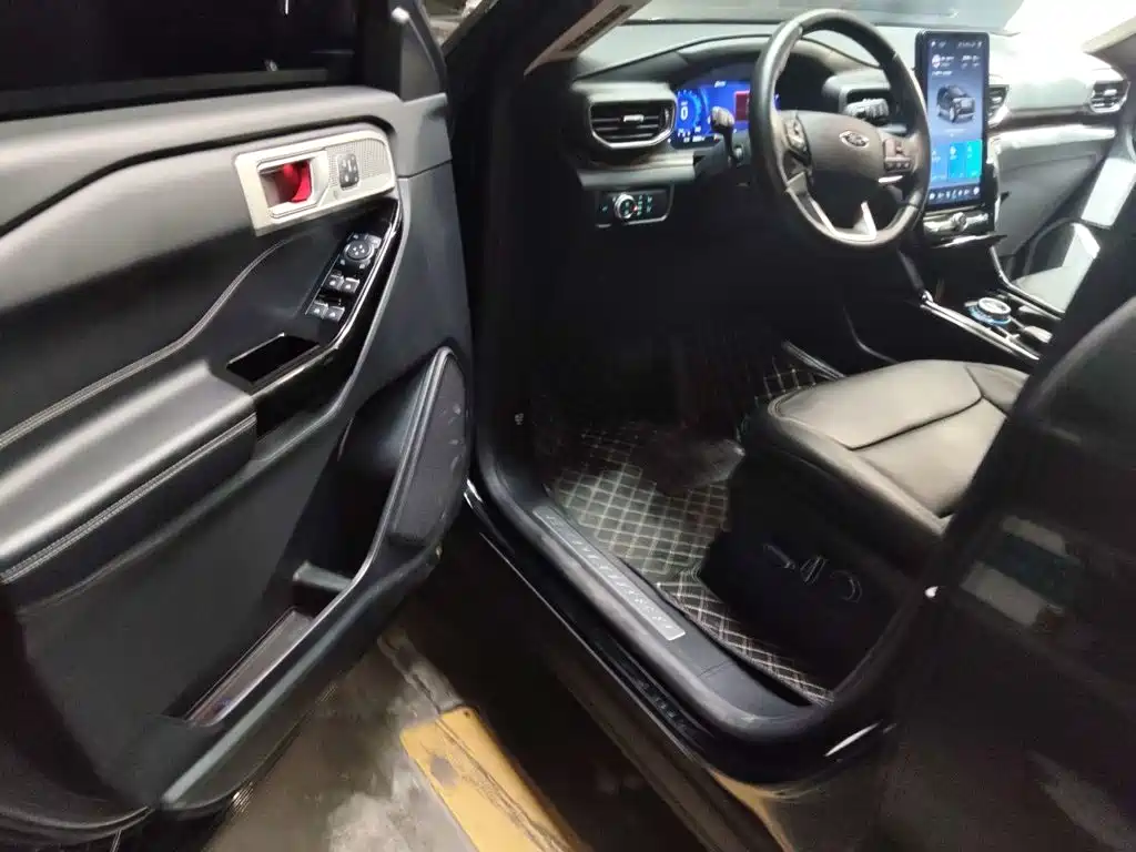 Ford Explorer — миниатюра 14