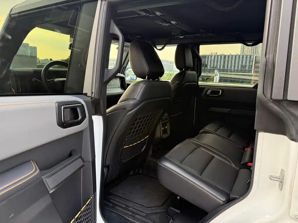Ford Bronco — миниатюра 5