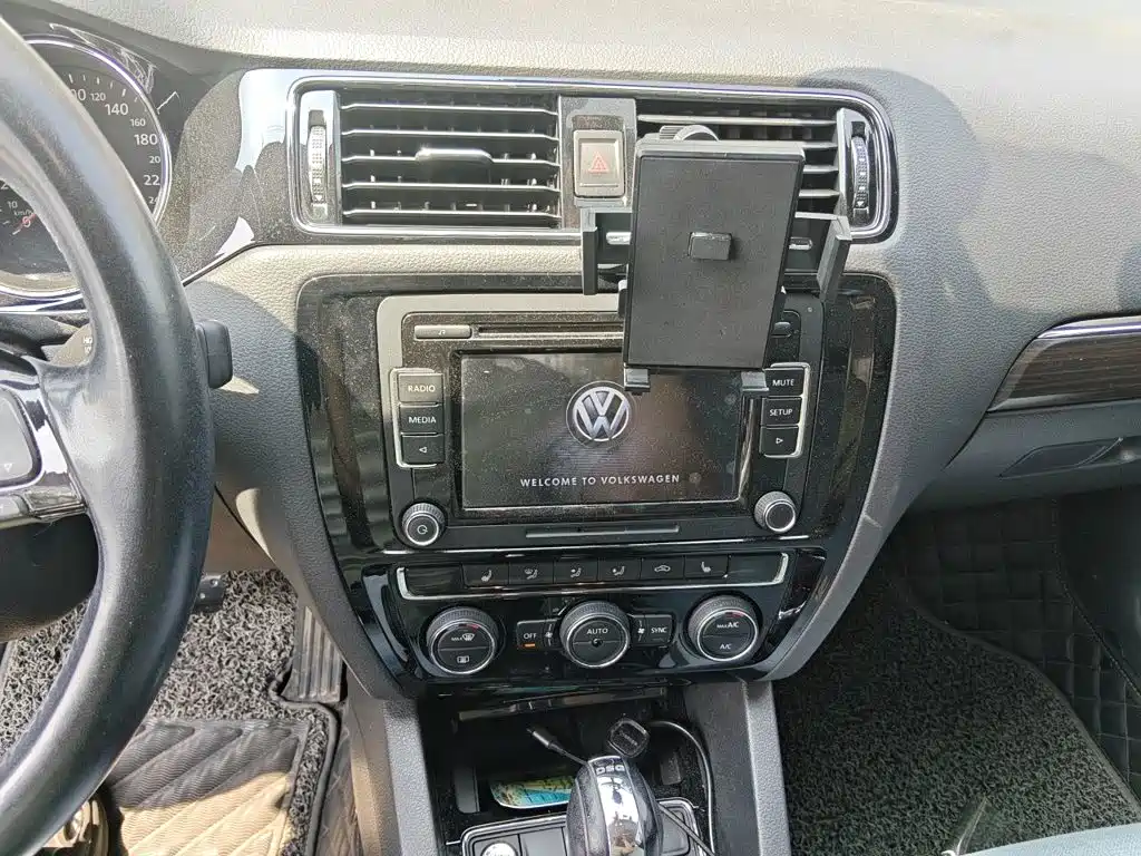 Volkswagen Sagitar — миниатюра 14