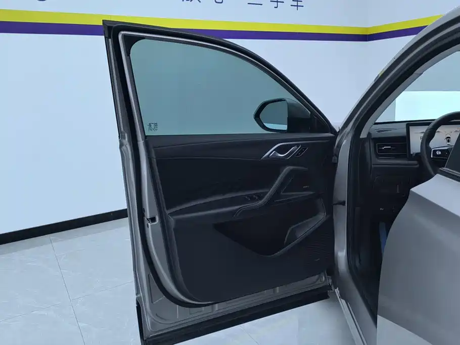 Roewe RX5 New Energy — миниатюра 7