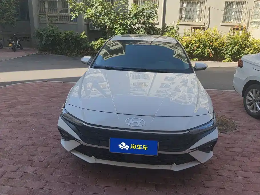 Hyundai Elantra — миниатюра 2