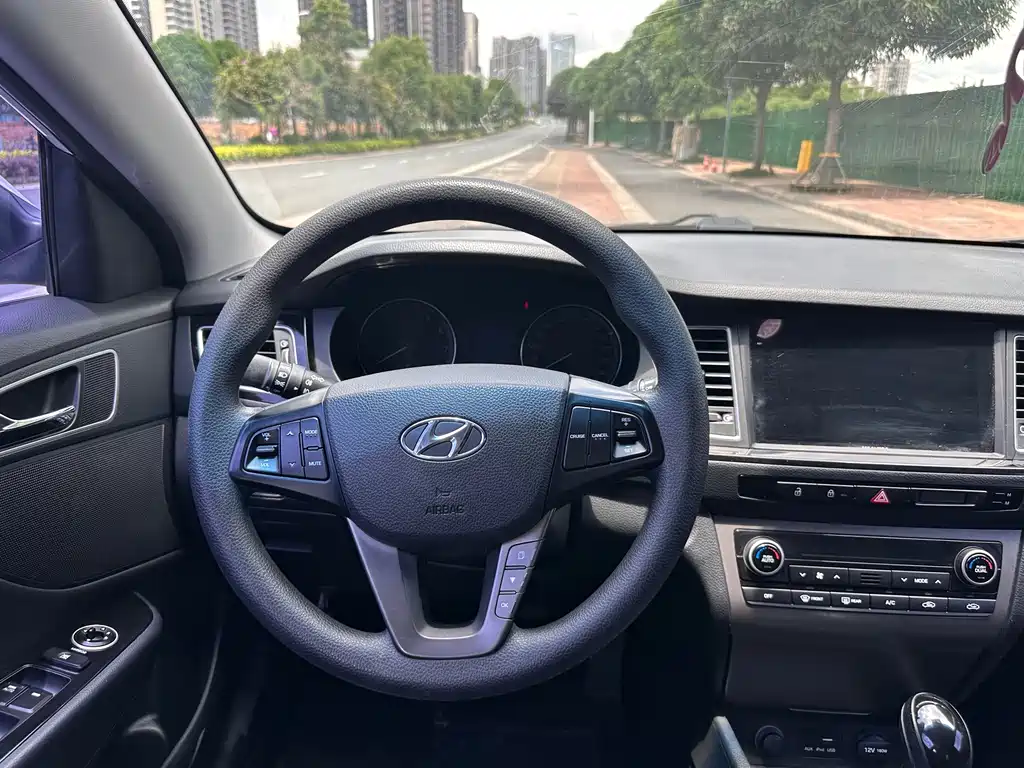 Hyundai Mistra — миниатюра 10