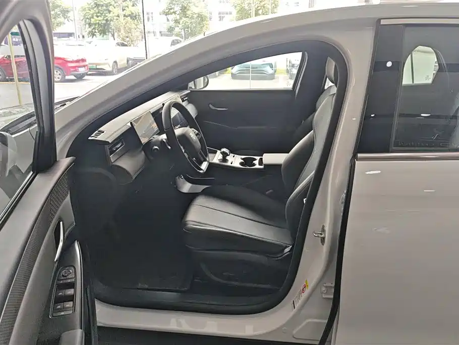 BYD Qin Plus PLUS 2025 DM-i Smart Drive 55KM