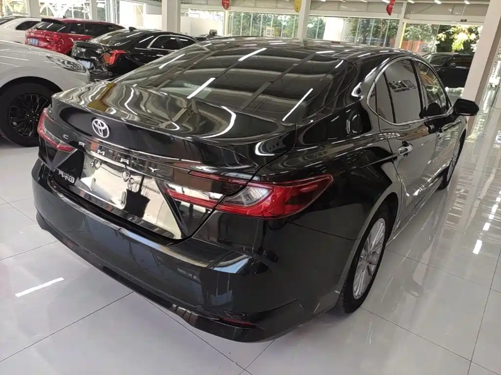 Toyota Camry — миниатюра 7