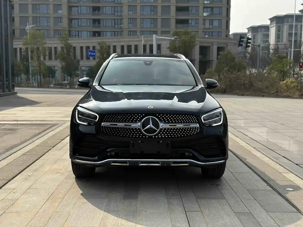 MERCEDES-BENZ GLC