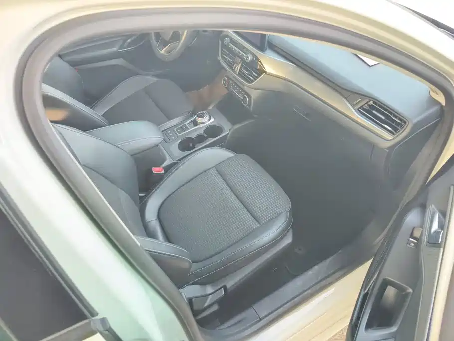 Ford Focus — миниатюра 7