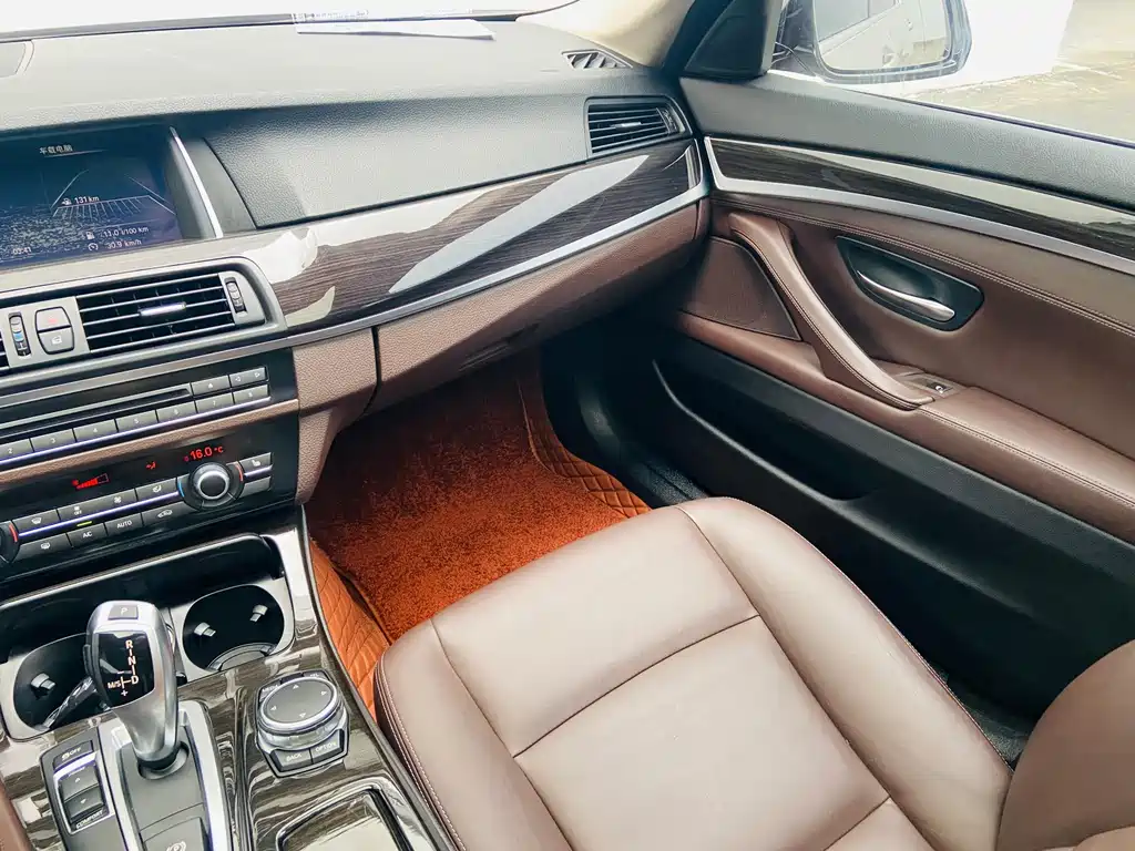 BMW 5 Series — миниатюра 22
