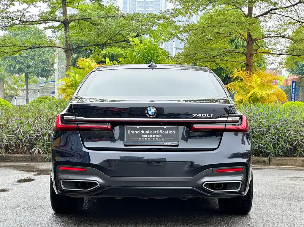 BMW 7 SERIES