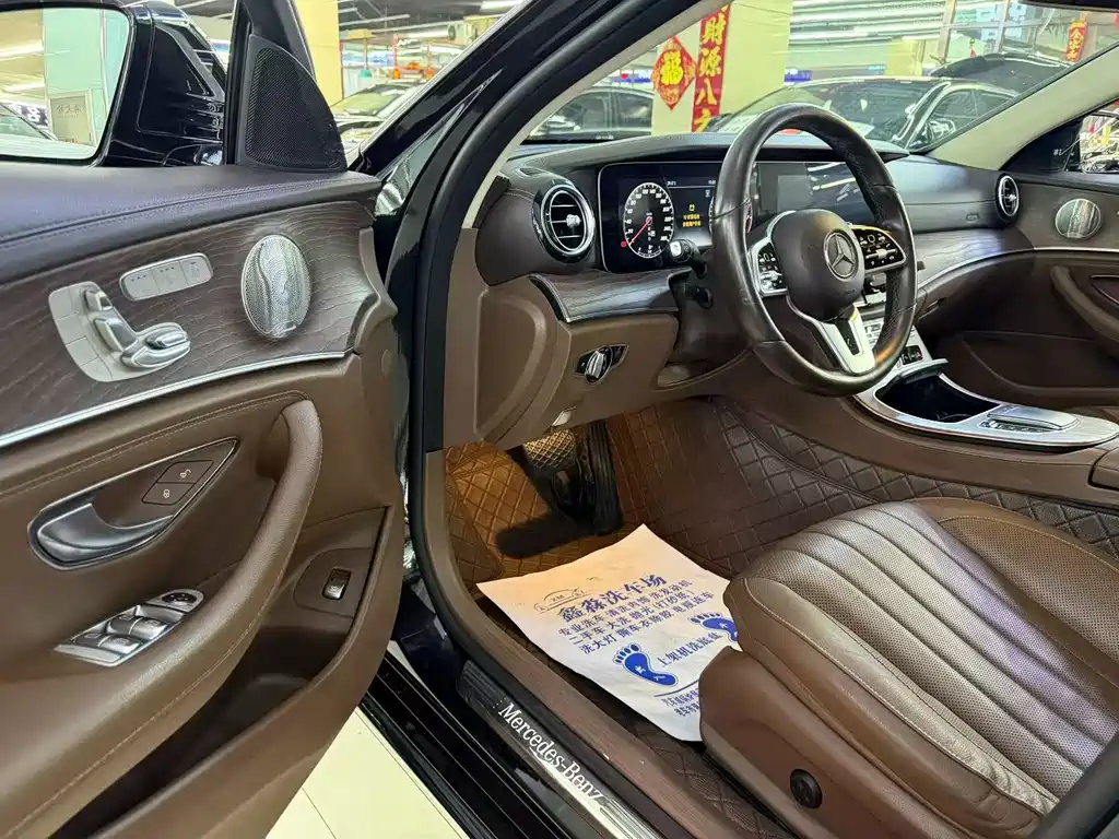 Mercedes-Benz E-Class — миниатюра 9