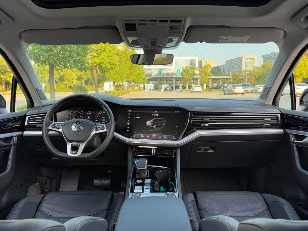 Volkswagen Touareg — миниатюра 14
