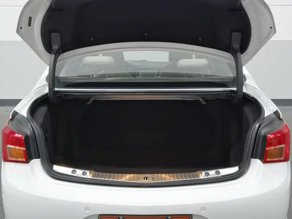 Buick Verano — миниатюра 16
