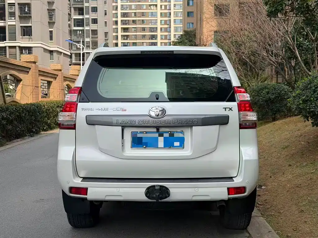 TOYOTA PRADO