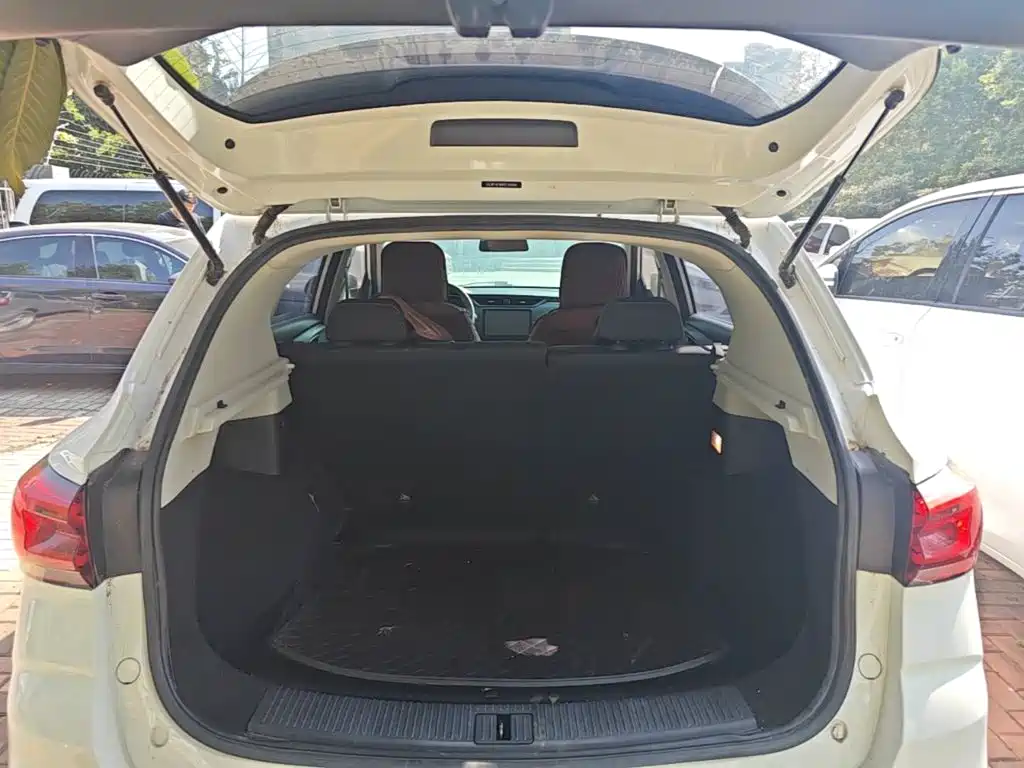 Roewe RX3 — миниатюра 19