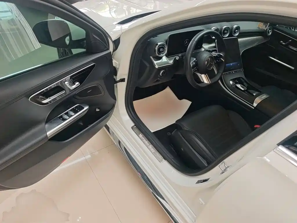 Mercedes-Benz C-Class — миниатюра 16
