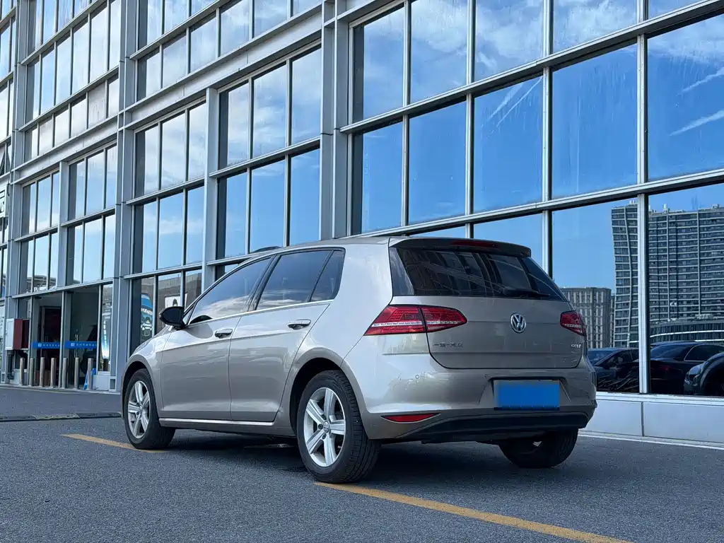 Volkswagen Golf — миниатюра 4