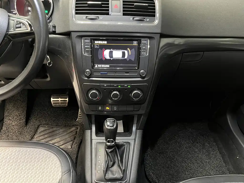 Skoda Yeti — миниатюра 11