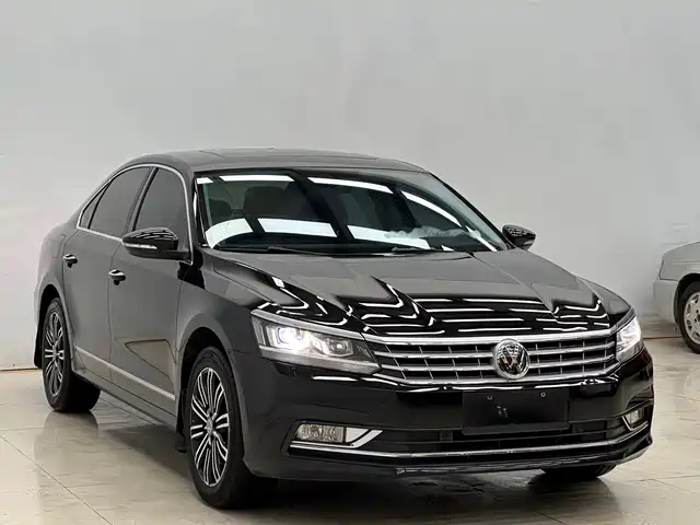 VOLKSWAGEN PASSAT 2019