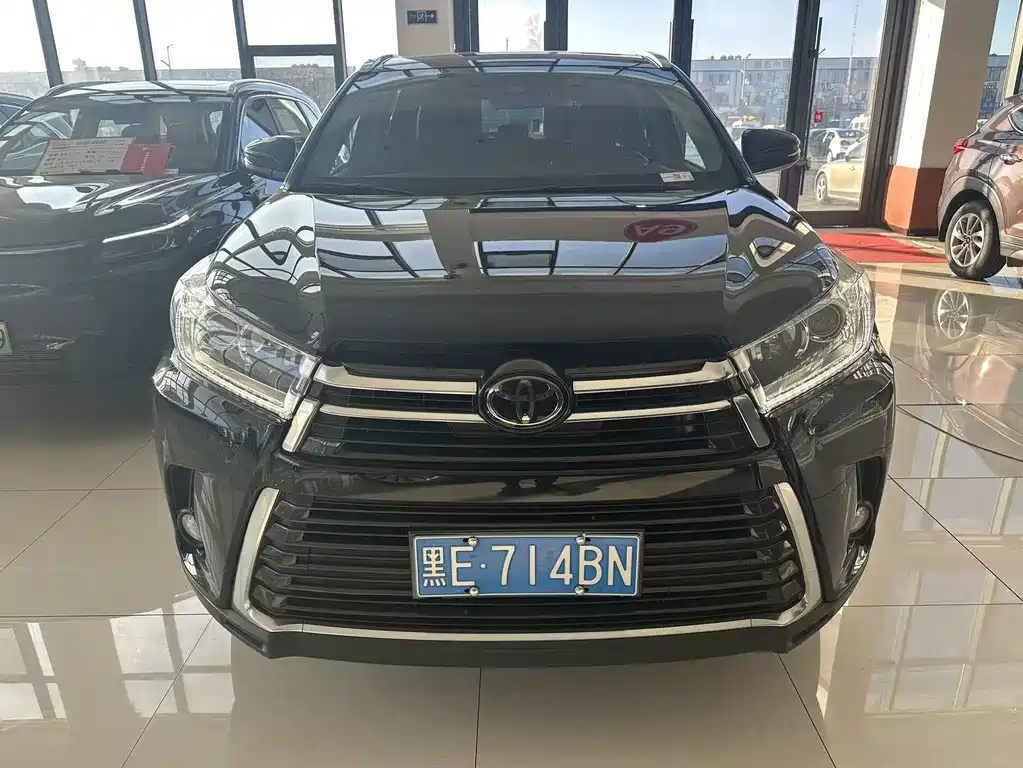 TOYOTA HIGHLANDER