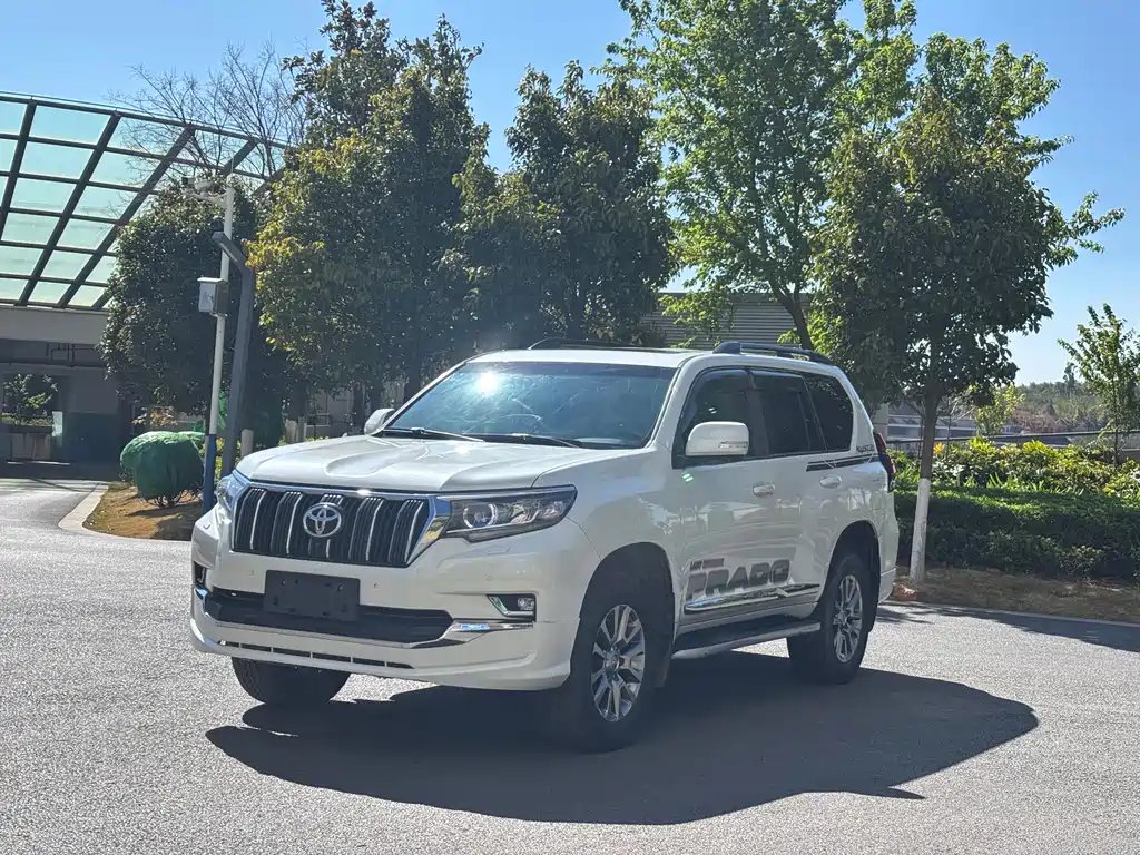 TOYOTA PRADO