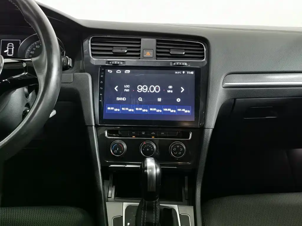 Volkswagen Golf — миниатюра 12