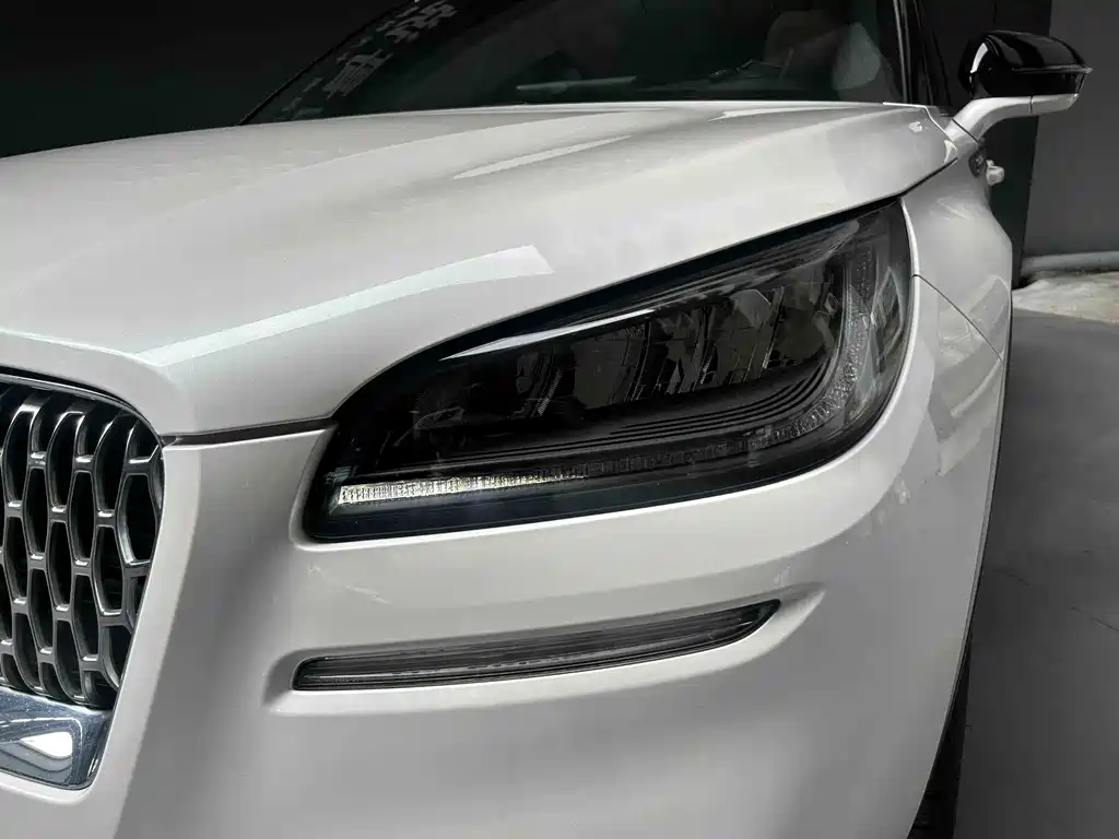 Lincoln Corsair — миниатюра 3