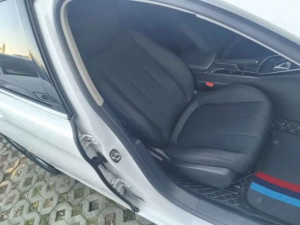 Peugeot 308 — миниатюра 25