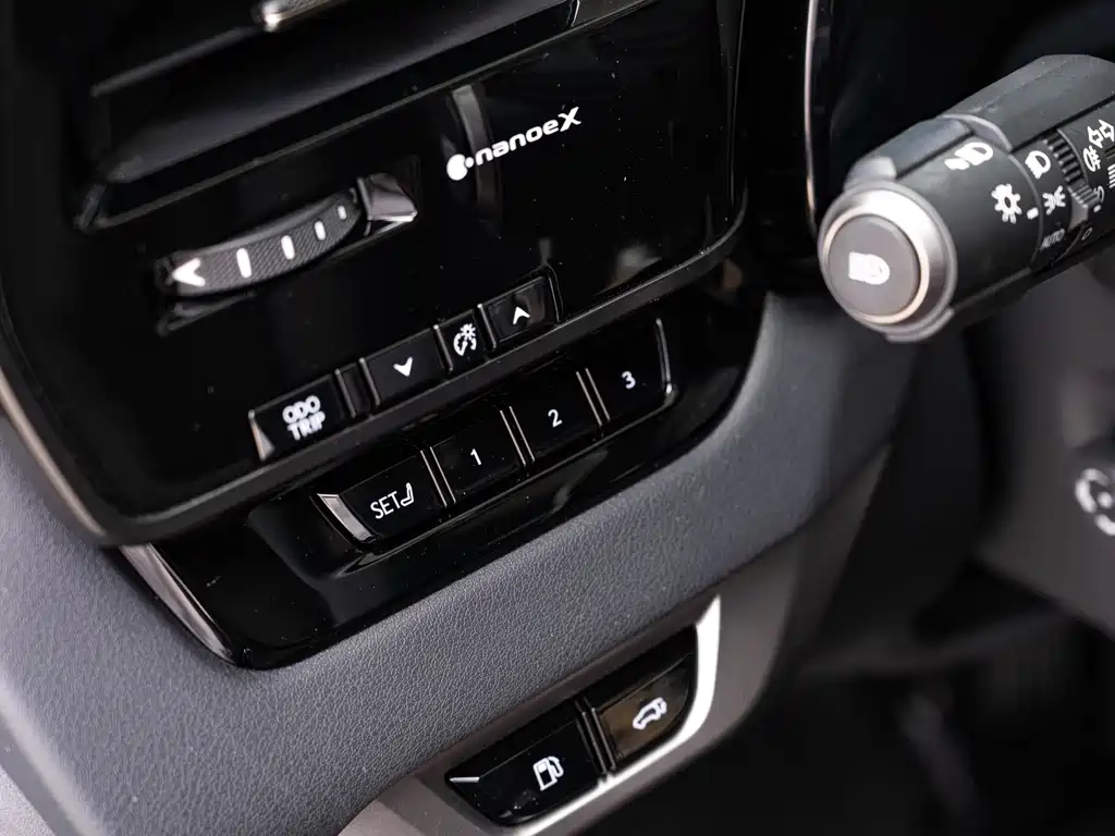 Lexus RX New Energy — миниатюра 22
