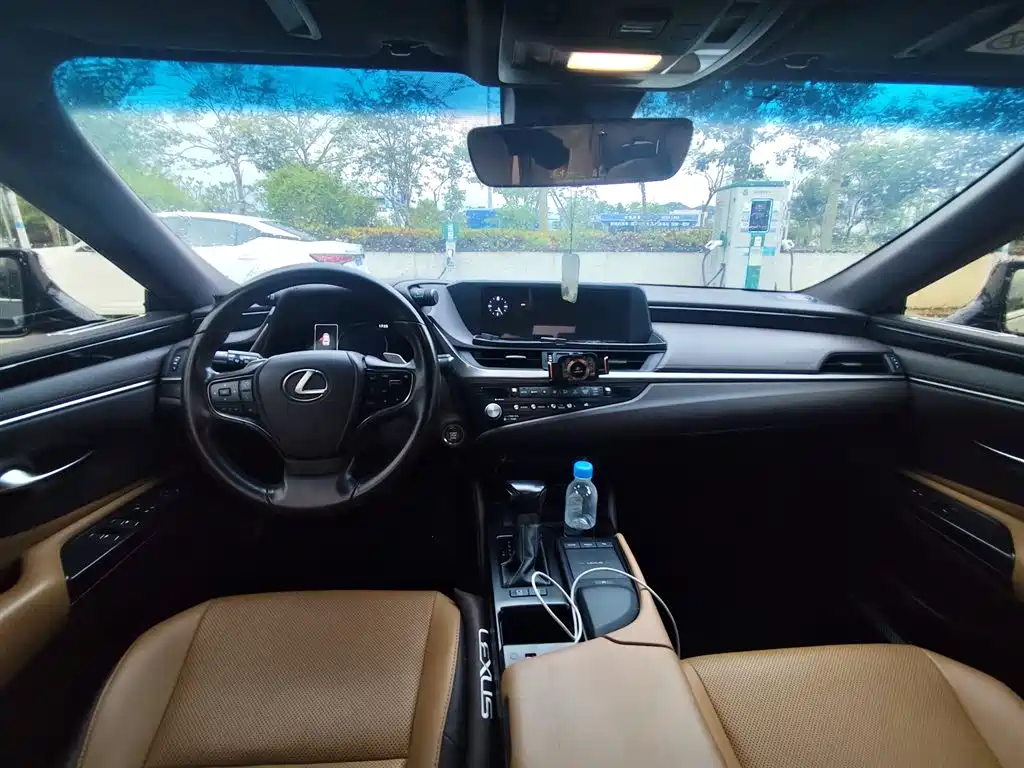 Lexus ES — миниатюра 5