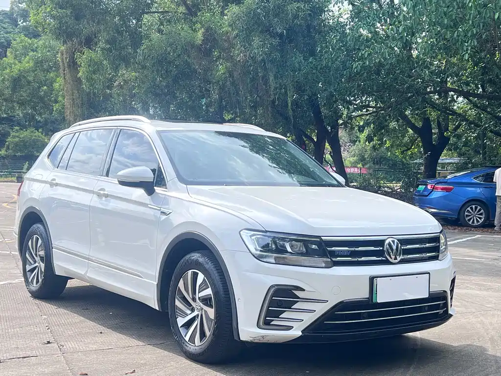 Volkswagen Tiguan L PHEV — миниатюра 3
